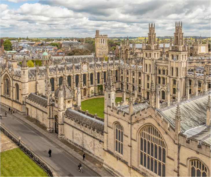 Kings College, Londres, UK Oxford University (Trinity College) Oxford, UK.